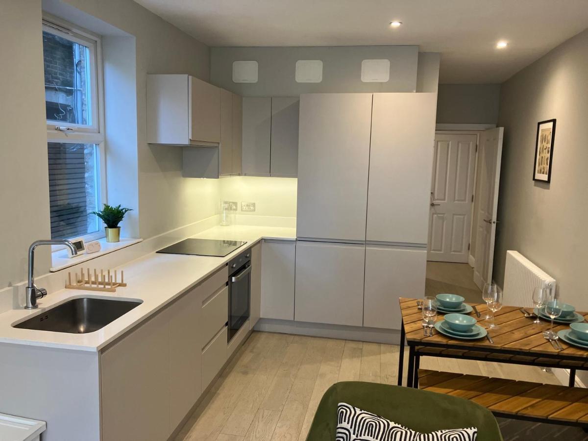 Spectacular 2 Bed Apartment With Lovely Terrace - 1 The Southwell Лондон Экстерьер фото