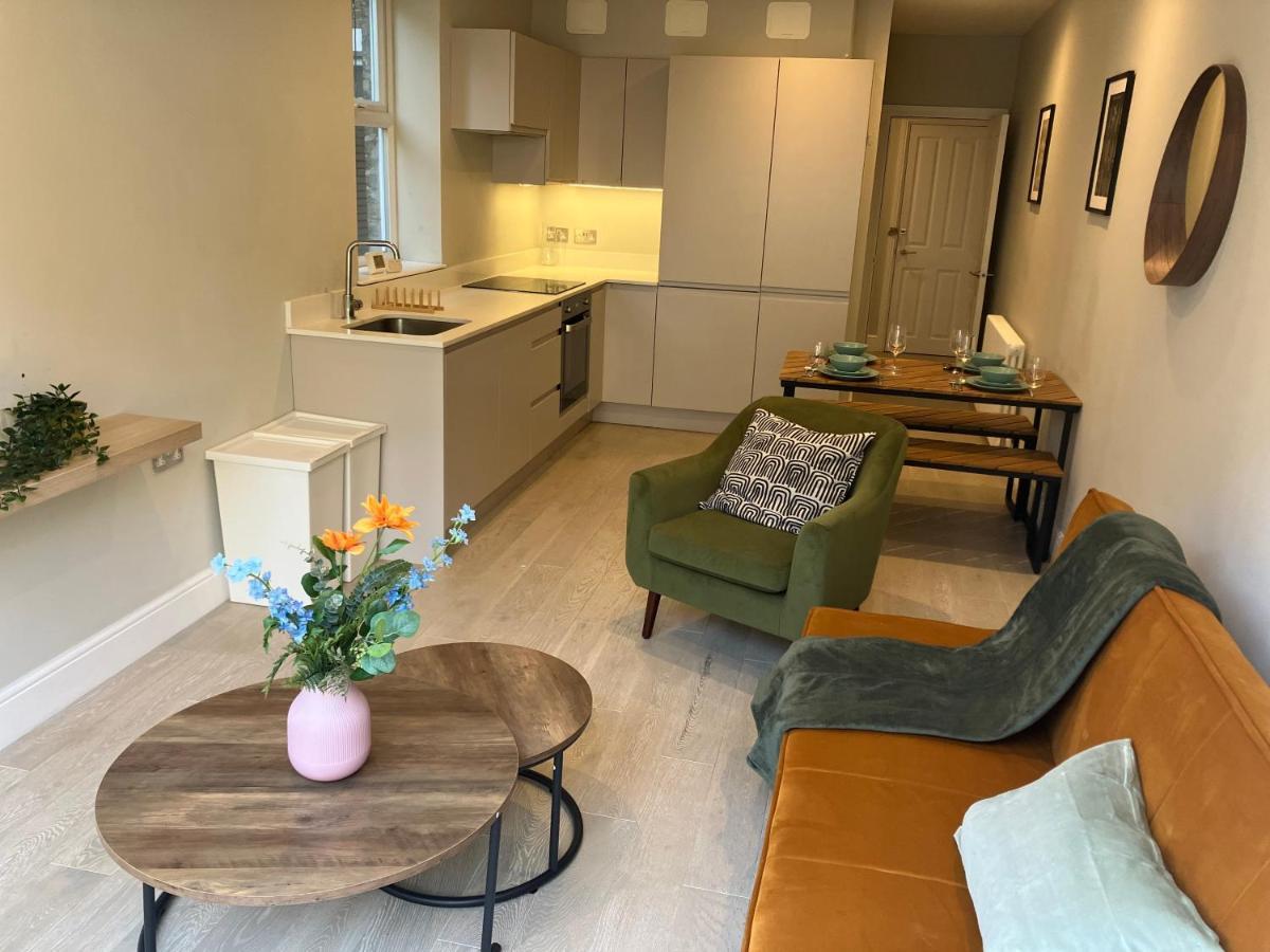 Spectacular 2 Bed Apartment With Lovely Terrace - 1 The Southwell Лондон Экстерьер фото