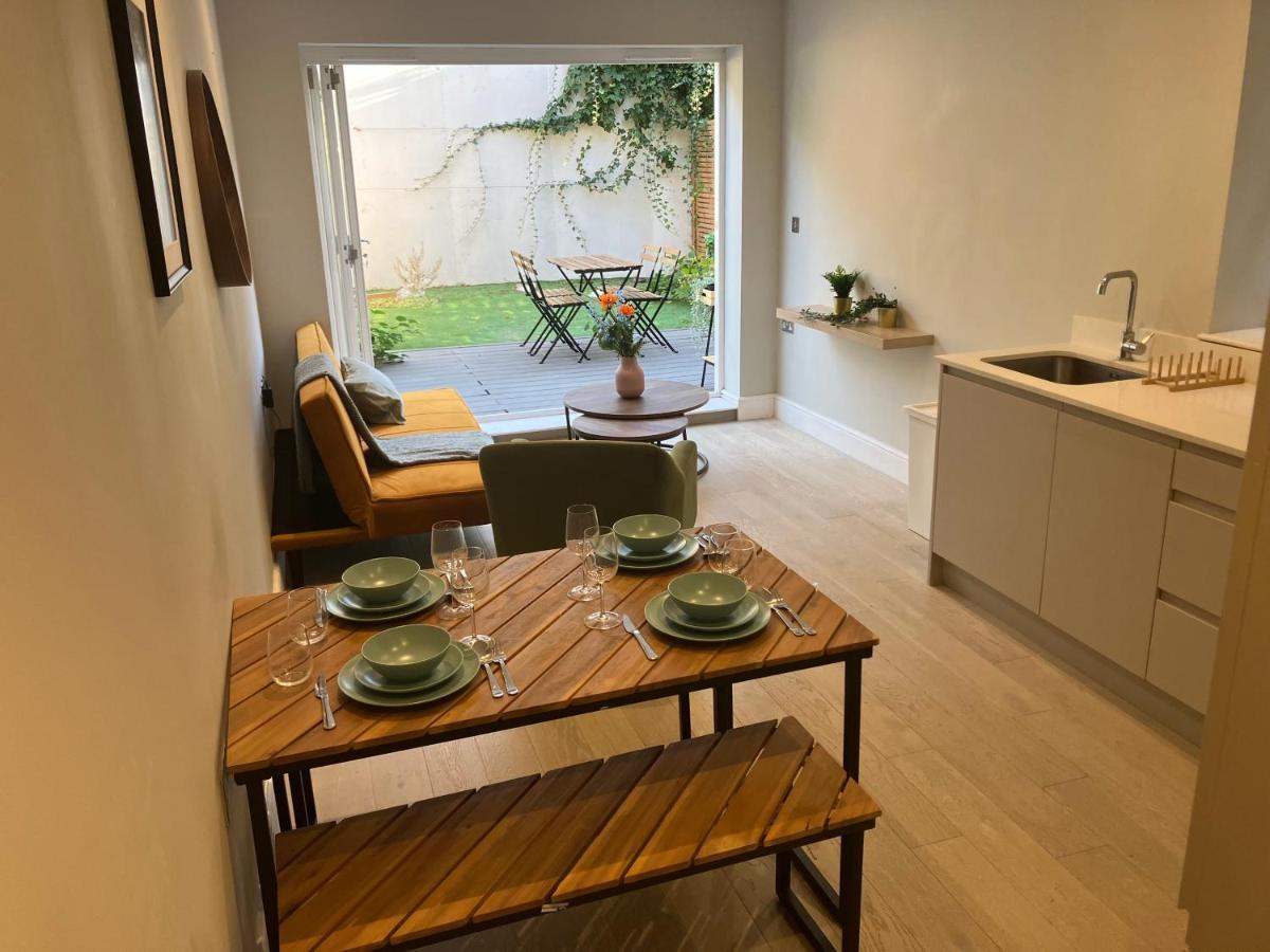 Spectacular 2 Bed Apartment With Lovely Terrace - 1 The Southwell Лондон Экстерьер фото